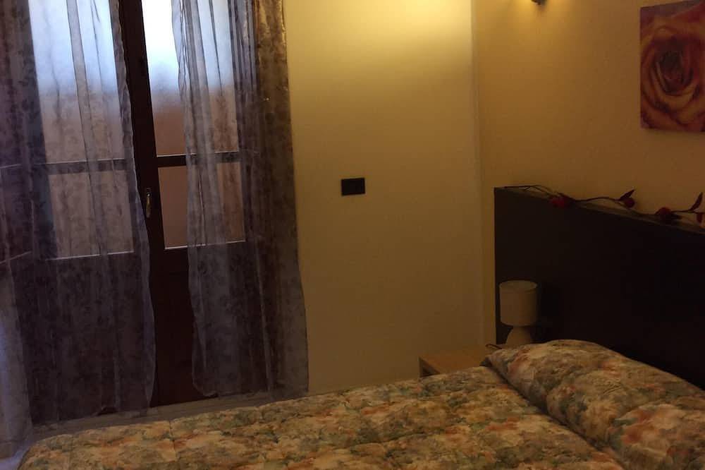Appartamento intero, Accogliente, luminoso, spazioso appartamento nel cuore di Cagliari<br>I.U.N.  Q0038 in Castello (Sardinia), Cagliari