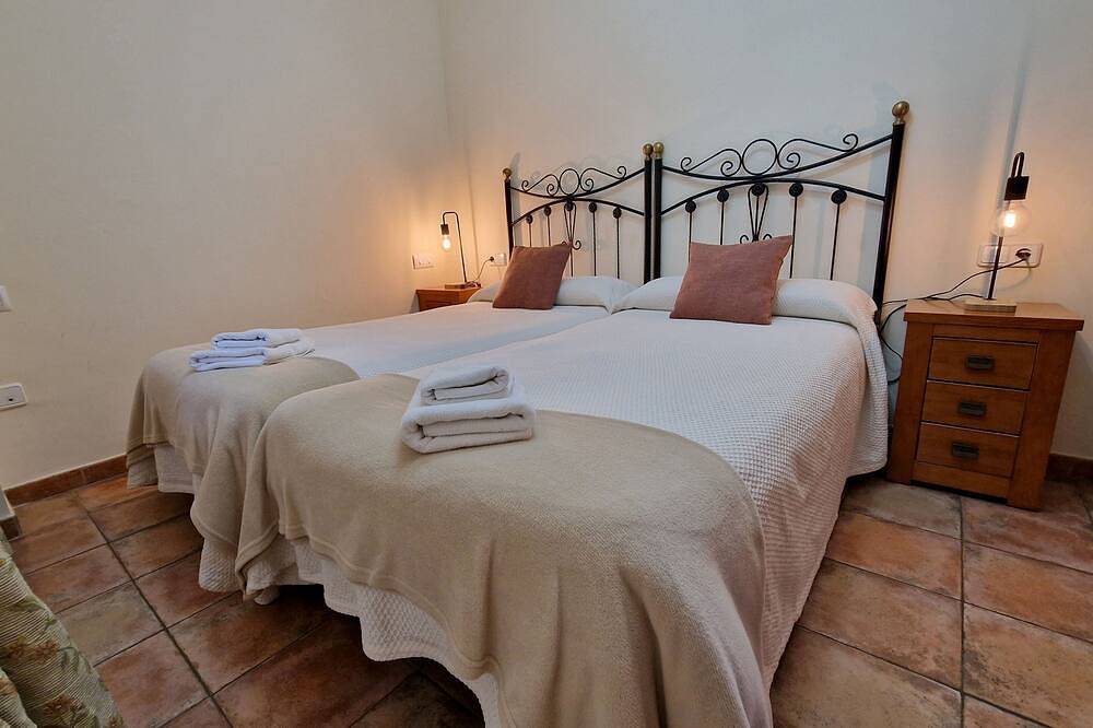 Appartement entier, Appartement-Cottage-Sdb privée avec douche-Vue sur le bois in Espinama, Camaleño