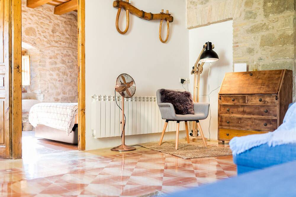 Flateli El Racó de Diana in San Jordi Desvalls, Gironés