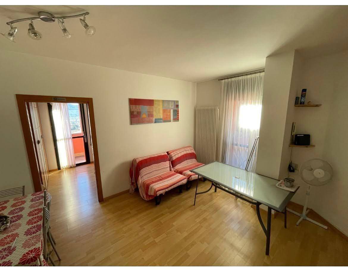 Apartamento vacacional entero, Holiday flat in Riva del Garda with swimming pool in Riva del Garda, Montañas Garda