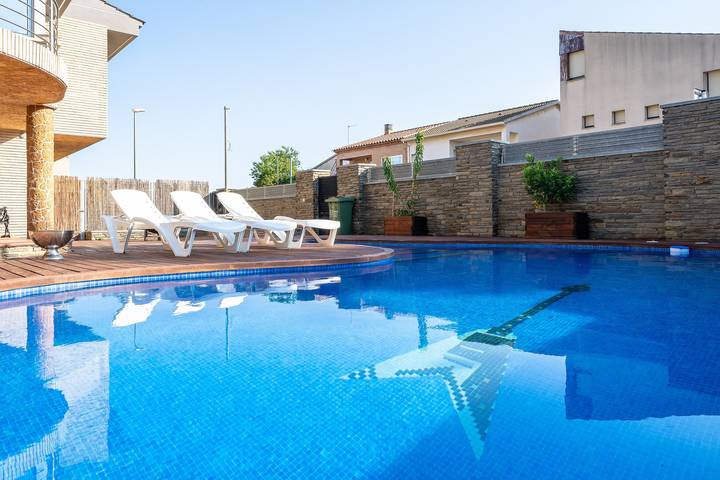Casa rural para 8 personas, con Balcón además de Jacuzzi y Jardín en Aleixar - 2