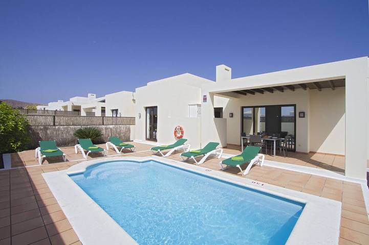 Villa for 6 people, with terrace in Parque del Rey