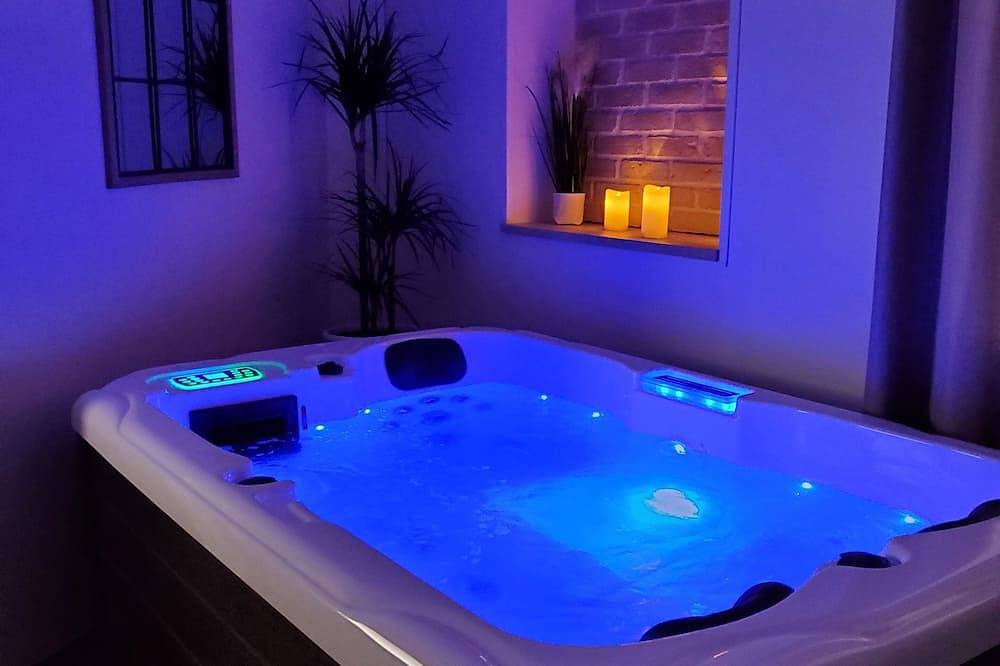 Jacuzzi Privatif Dans Maison de Village au Calme in Flaviac, Privas