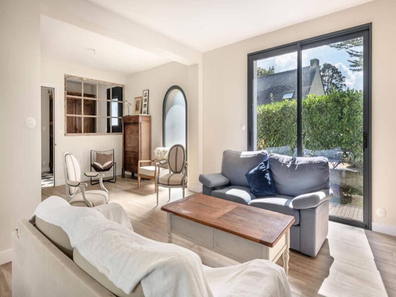 Entire apartment, Apartment near Moulin Beach & Gr 34 Trail in Quimiac, Mesquer