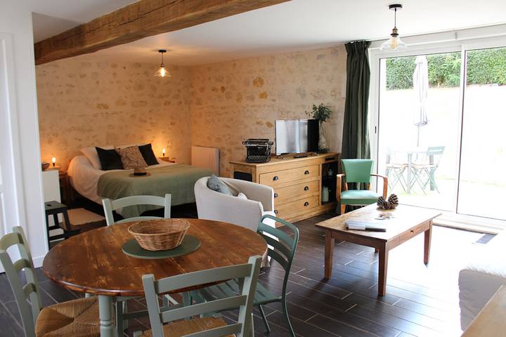 Gîte pour 2 personnes, avec terrasse et jardin à Bannay