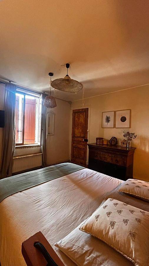 Une Ferme En Ville Chambres d'hôtes et Table d'hôtes in Bron, Lyon et ses environs
