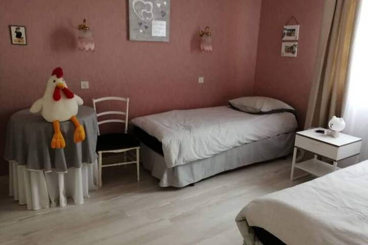 House for 5 people with swimming pool & enclosed garden, 300 m from port, beach, shops in Le Pouliguen, Côte d'Amour