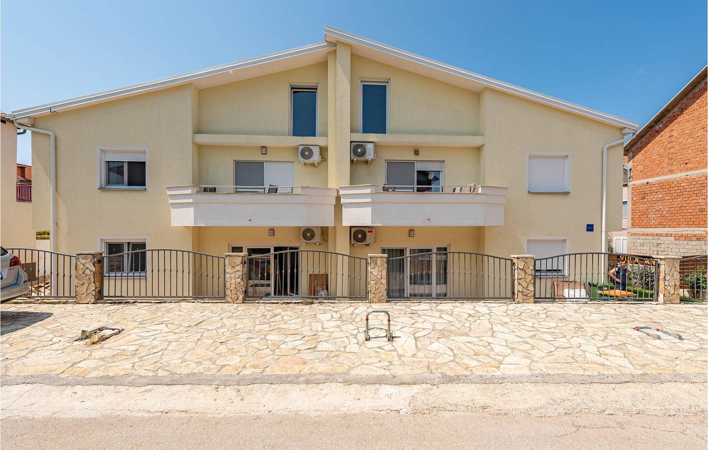 Appartement de vacances entier, Charmant appartement avec terrasse, Wi-Fi et accès à la plage à 2 km in Ville de Zadar, Zadar (Municipality)