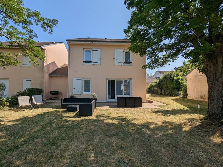 Gîte pour 8 personnes, avec Terrasse et Jardin