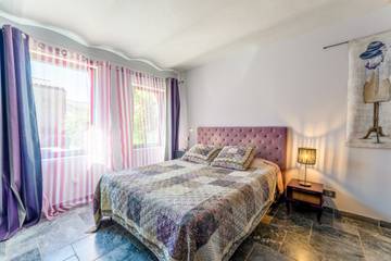 Bed And Breakfast for 3 People in Rasteau, Provence, Photo 1