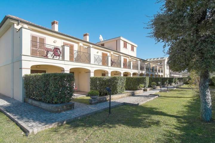 Appartamento per 4 persone, con sauna e giardino nonché piscina e idromassaggio a Guidonia Montecelio