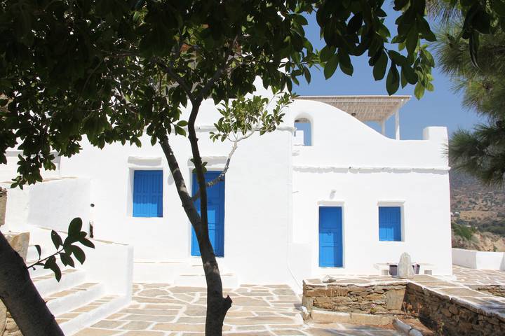 Location de vacances pour 10 personnes, avec vue sur l’océan ainsi que balcon et jardin dans Chora (Ios) - 4