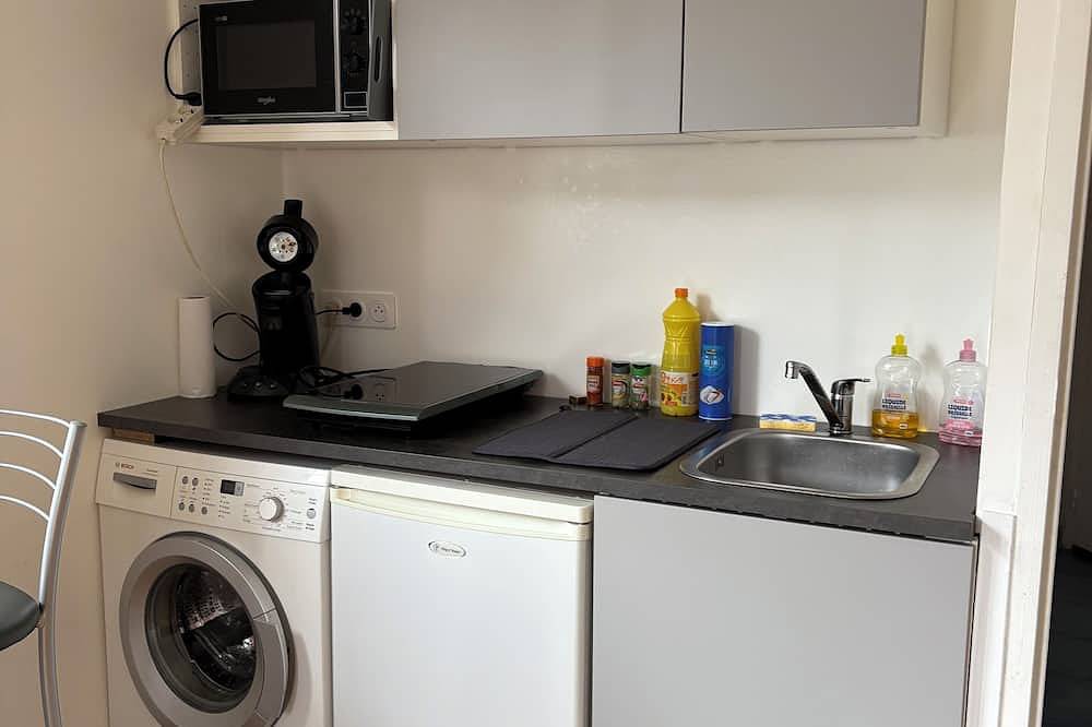 Entire apartment, Charming studio 20 minutes from Gare Saint-Lazare in Cormeilles-en-Parisis, Val-d'Oise