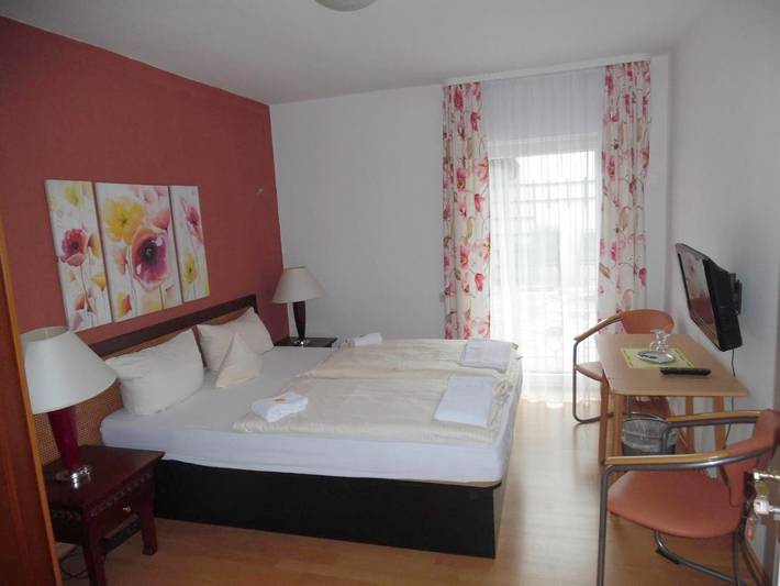 Ferienhaus für 3 Personen, mit Balkon und Terrasse sowie Garten und Ausblick in Oberau
