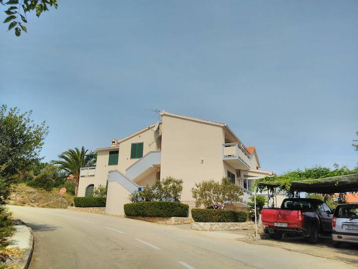 Ganze Wohnung, 2-Zimmer-Ferienwohnung mit Terrasse und Meerblick Sali (Dugi otok) A-444-c in Sali, Dugi Otok