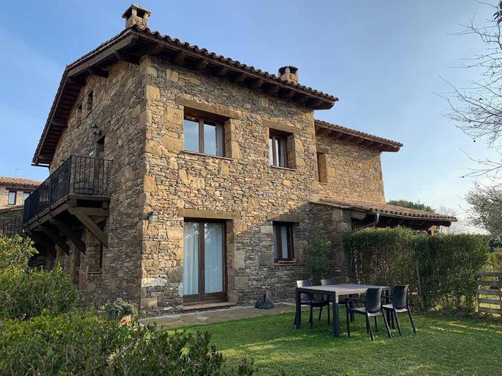 Gîte pour 3 personnes, avec Balcon et Terrasse ainsi que Jardin et Vue à Tavertet