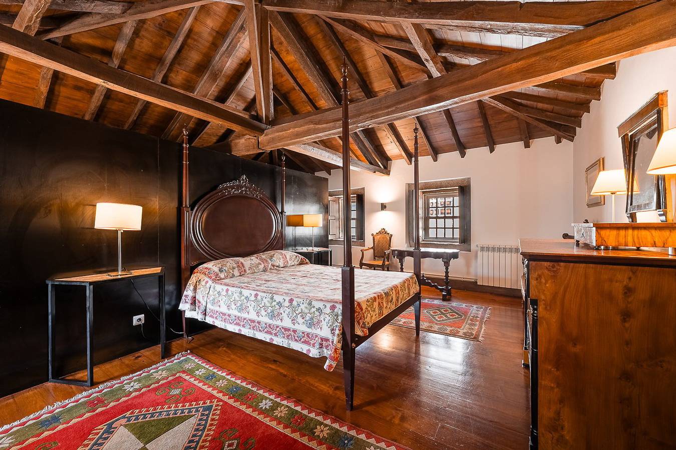 Heritage Farmhouse with Shared Pool in Alvite e Passos, Distrito de Braga