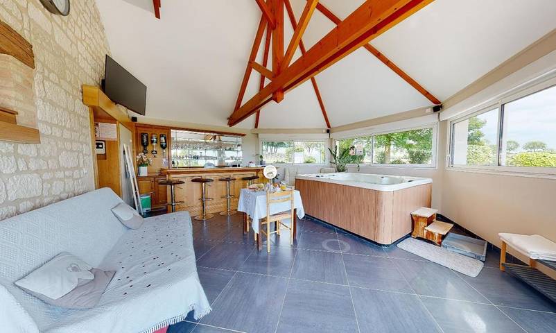 Gîte pour 2 personnes, avec jacuzzi ainsi que sauna et jardin à Ferrières-la-Verrerie - 4