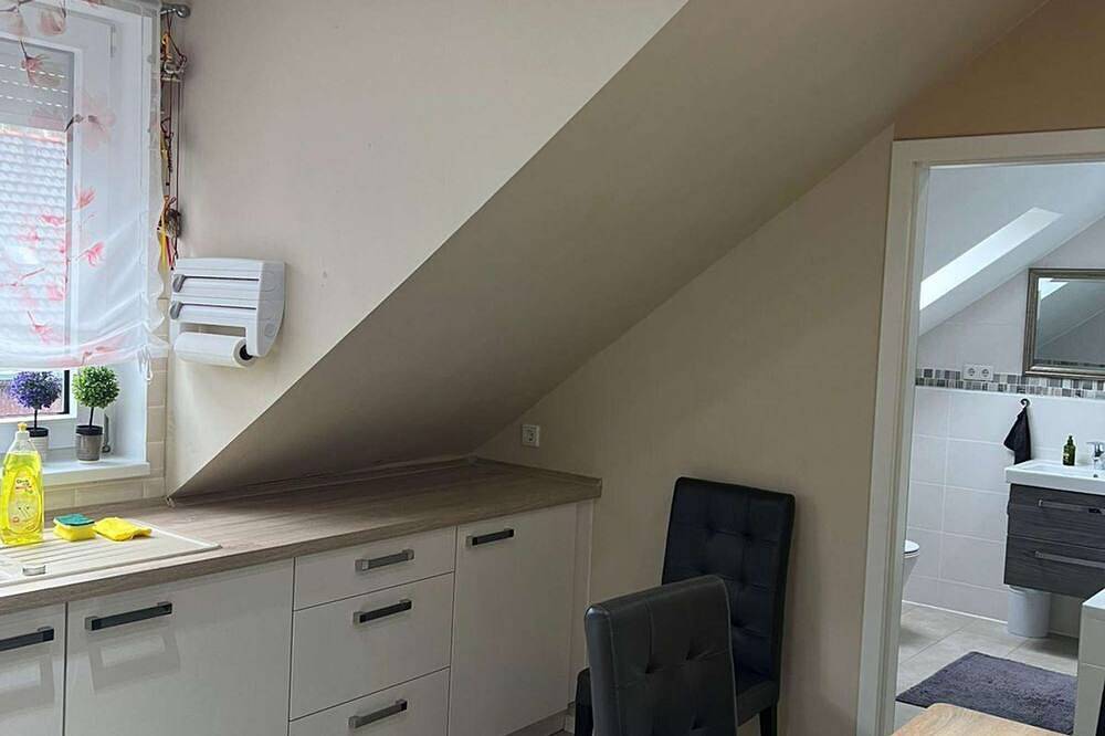 Ganze Wohnung, Zentral gelegenes Apartment in Mönchengladbach mit W-Lan in Mönchengladbach, Niederrhein