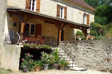 Gîte pour 6 personnes, avec jardin et terrasse à Campagne (homonymie)