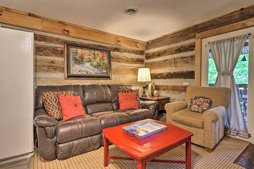 Ganze Wohnung, Fire Pit & Deck! Cozy Smoky Mtn Retreat on River in Townsend, Blount County