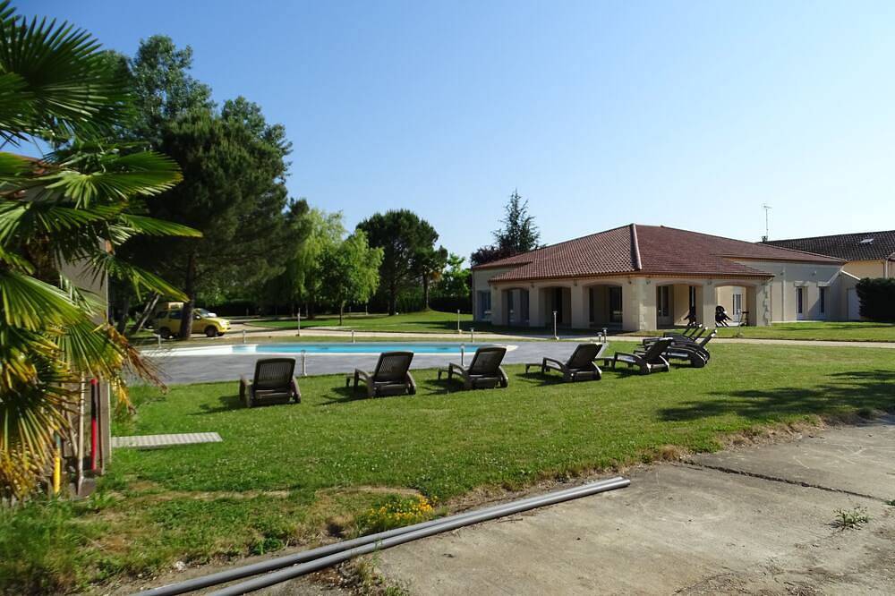 Appartement entier, Studio avec piscine in Bergerac, Périgord Pourpre