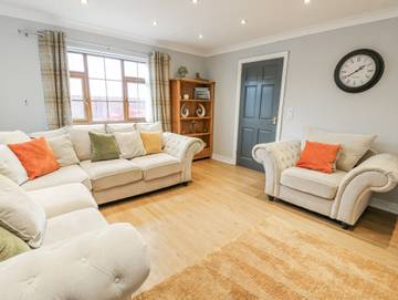 Bungalow for 4 People in Cemaes, Wales, Photo 3