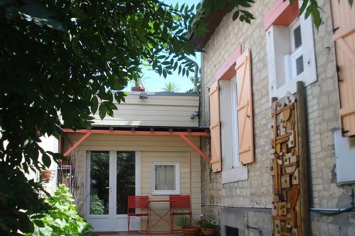 Ferienwohnung für 2 Personen, mit Terrasse und Garten in Caen