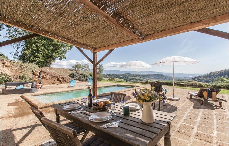 Gemütliches Apartment mit Pool, Terrasse und WiFi in Castiglione in Teverina, Viterbo Provinz