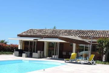 Gîte pour 2 personnes, avec jardin et piscine à Cieurac