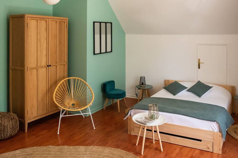 Entire apartment, Les Gîtes D'Halatte in Fleurines, Oise