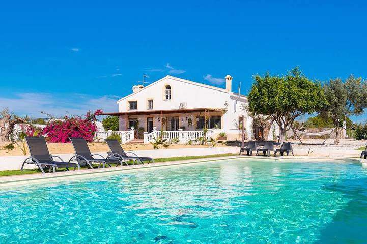 Chalet para 12 personas, con jardín además de terraza y jacuzzi - 1