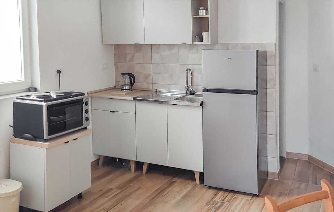 Geheel vakantieappartement, Gezellig appartement met 1 slaapkamer vlak bij het strand, inclusief wifi en parkeergelegenheid in Vodice, Šibenik-Knin