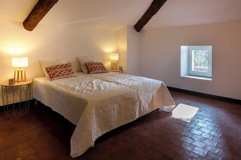 La petite bastide de Trevouse, 4 stars with swimming pool in Entraigues-sur-la-Sorgue, Vaucluse