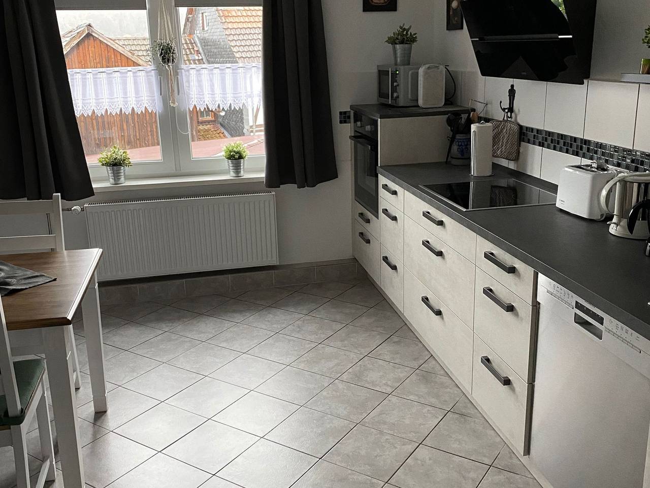 Ganze Ferienwohnung, Ferienwohnung - Ferienwohnung Im alten Pfarrhaus in Bad Zwesten, Schwalm-Eder-Kreis