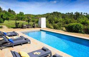 Cottage pour 9 personnes, avec jardin ainsi que terrasse et vue, animaux acceptés à Peypin-d'Aigues