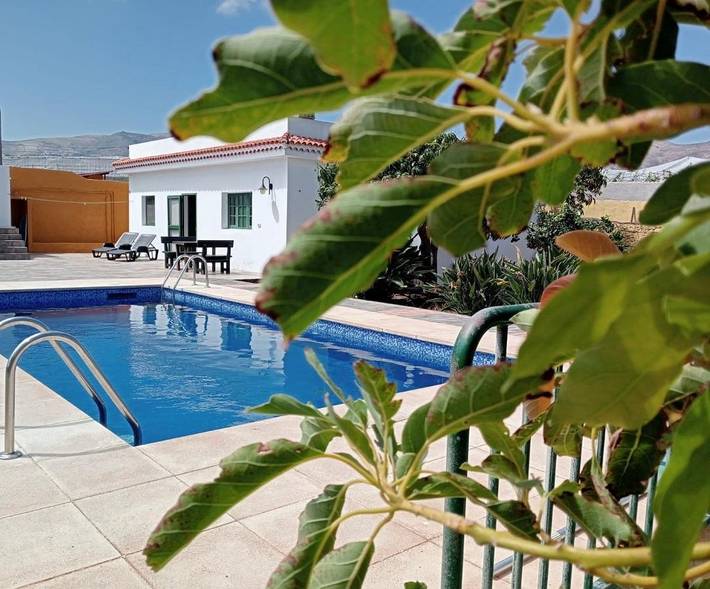 Chalet para 6 personas, con piscina además de jardín y vistas - 1