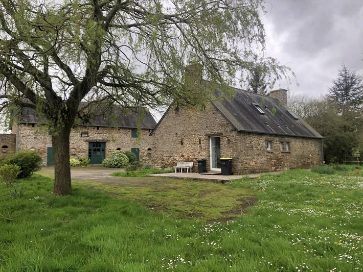Gîte pour 6 personnes, avec terrasse et jardin