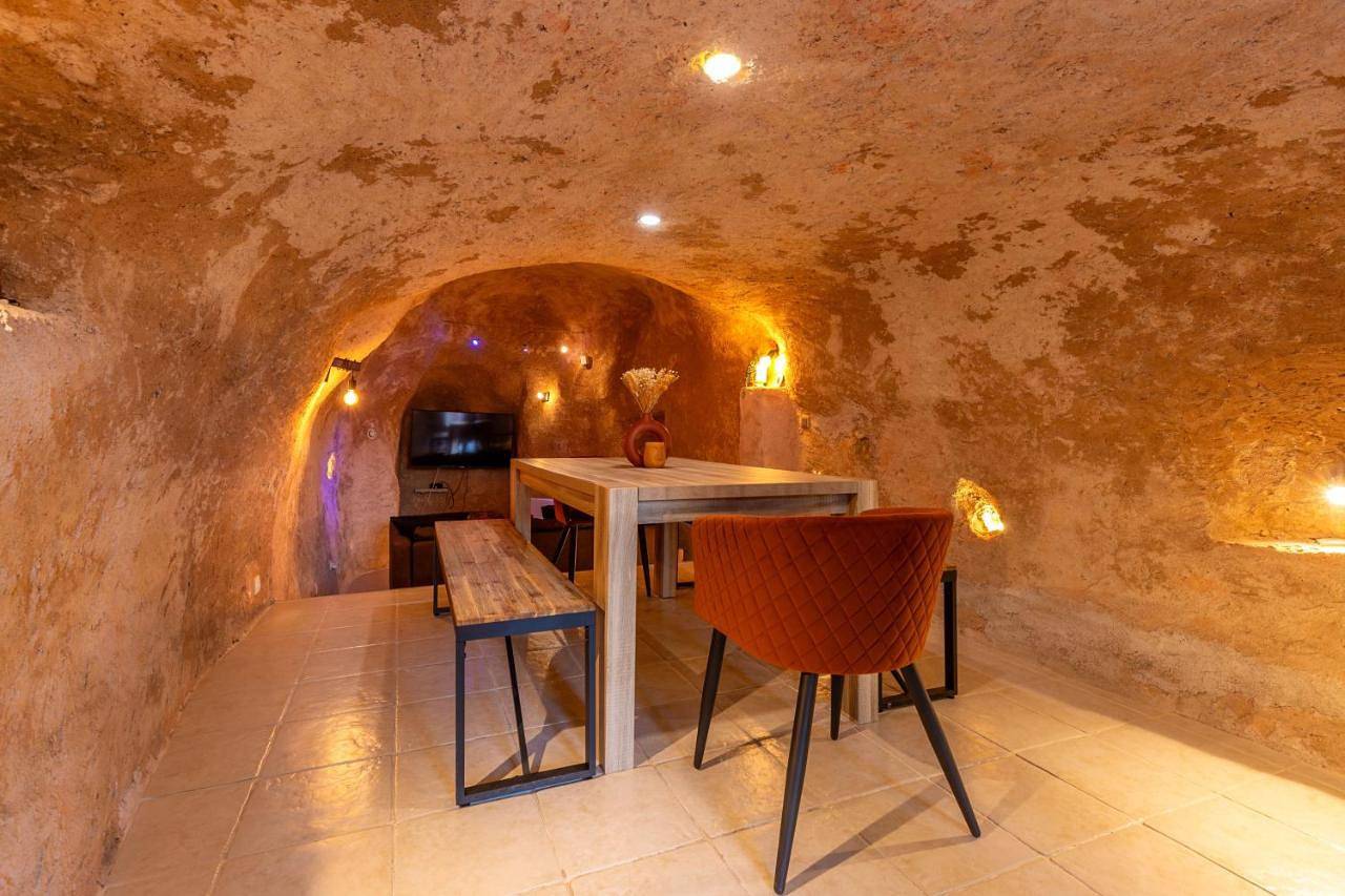 « La Grrr'Authentique » - Maison Troglodyte Unique in Amboise, Région de Tours