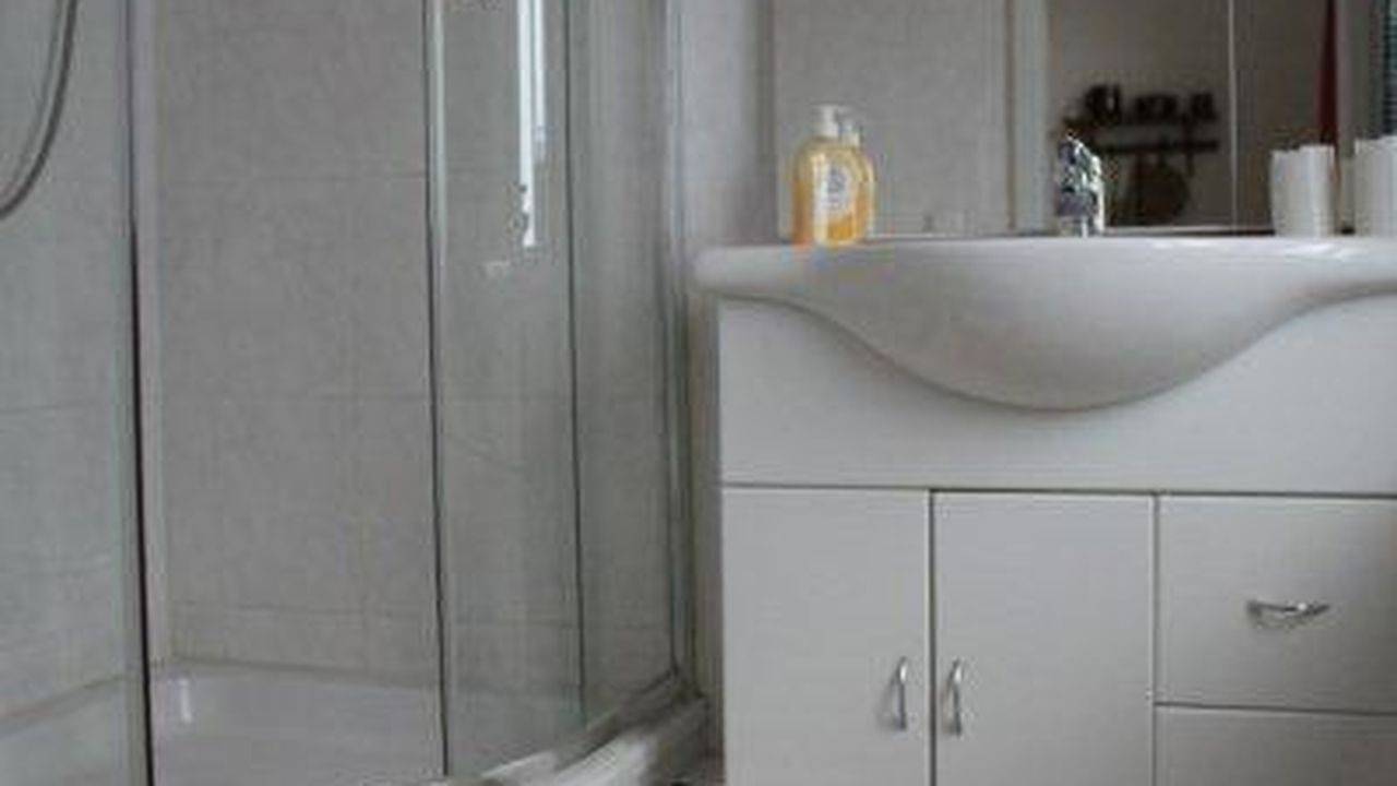 Mehrbettzimmer für 6 Personen in Radebeul in Radebeul, Meißen Region