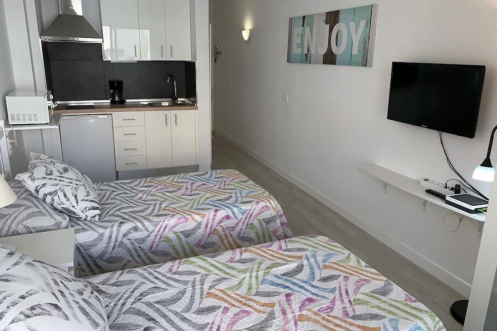Entire apartment, Cozy studio in Los Cristianos Beach. in Los Cristianos, Arona