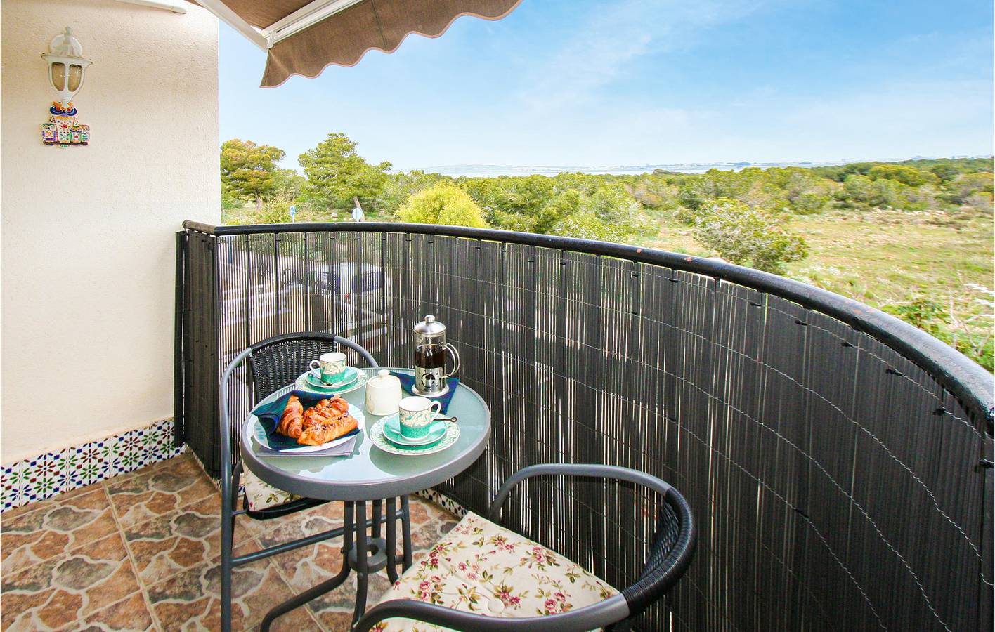 Apartamento de férias inteiro, Oásis WiFi à beira da piscina com terraço e ar condicionado - 2 km da Calle Perseo in El Chaparral, Torrevieja