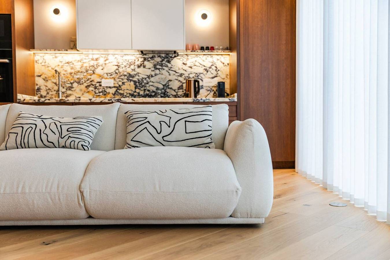 Ganze Wohnung, Lakeside Luxe Apartment in Tiranë, Albanien