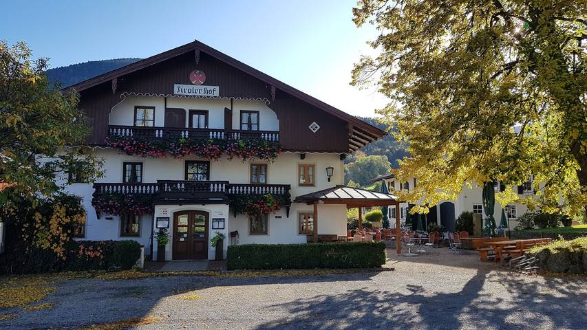 Gasthof Tiroler Hof - Einzelzimmer mit Dusche/Wc, 12 qm und Balkon in Bad Feilnbach, Alpenland Tegernsee Schliersee