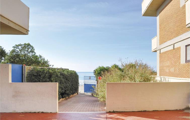 Appartement de vacances entier, Appartement avec terrasse en bord de mer à Torvaianica in Torvaianica, Pomezia