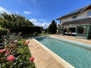 Cottage pour 9 personnes, avec vue ainsi que jardin et piscine à Veigy-Foncenex