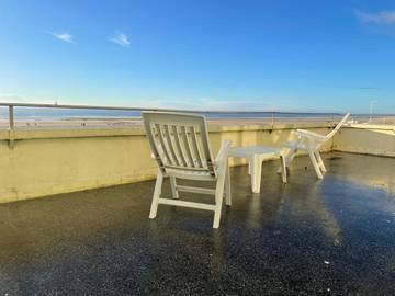 Gîte pour 5 personnes, avec vue et terrasse dans Piscine Agora