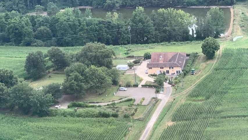 Gîte pour 2 personnes, avec Terrasse ainsi que Jardin et Vue à Bahus-Soubiran