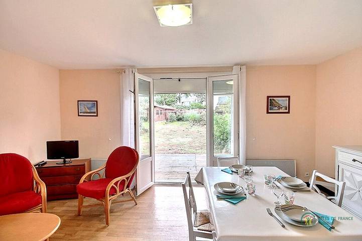 Gîte pour 5 personnes, avec Terrasse ainsi que Jardin et Vue dans Plage du Men Du - 2