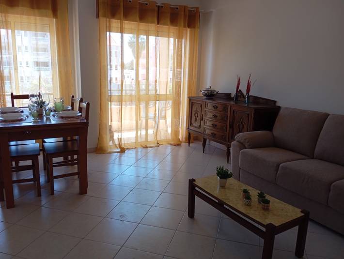 Apartamento inteiro, Apartamento 'Casa Do Mestre' com Varanda e Wi-Fi in Monte Gordo, Distrito de Faro